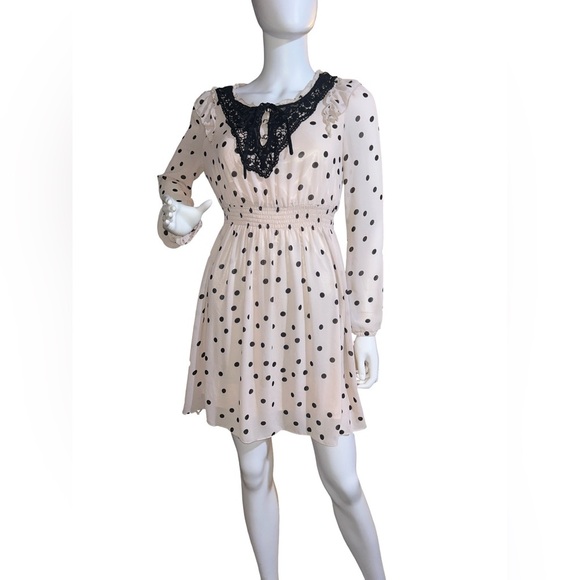 La Chapelle Cream and Black Mini Dress with Bishop Sleeves and Crew Neck - Picture 1 of 6